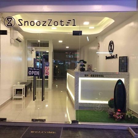 Snoozzotel Pattaya Esterno foto