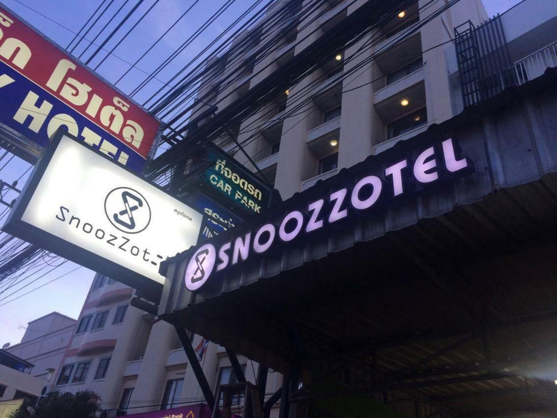 Snoozzotel Pattaya Esterno foto
