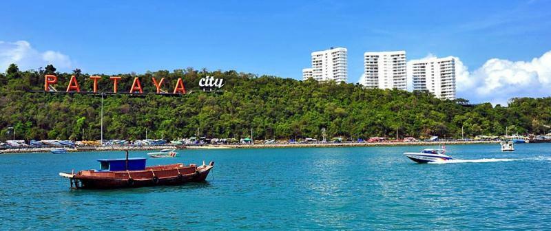 Snoozzotel Pattaya Esterno foto